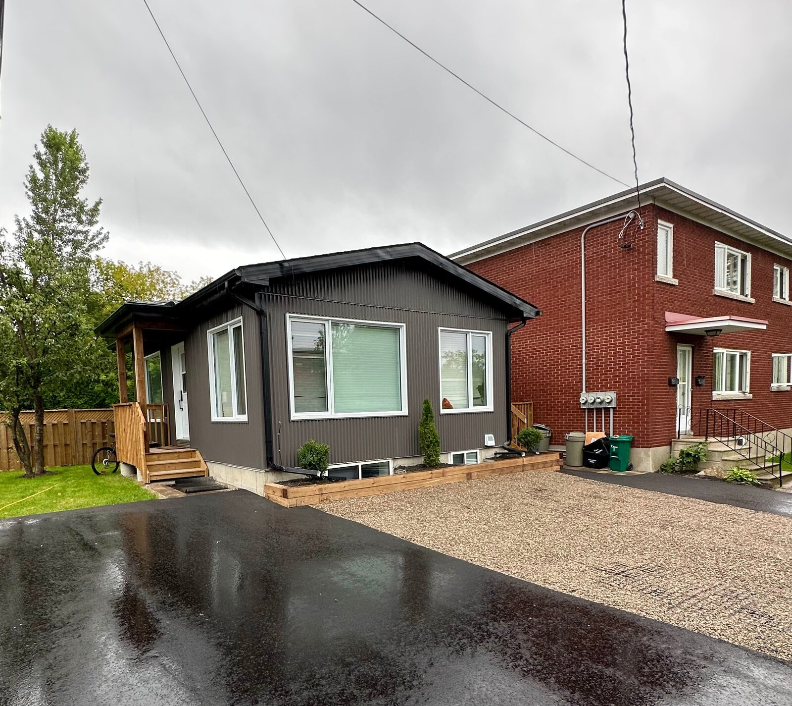Coach house exterior — duplex lot